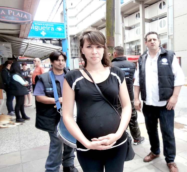 Embarazada de siete meses, despedida por Vía Plaia